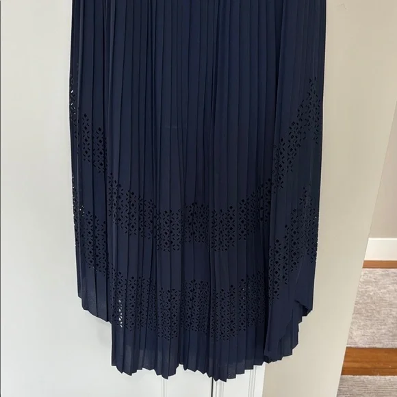 Banana Republic Navy midi dress - Picture 7 of 11
